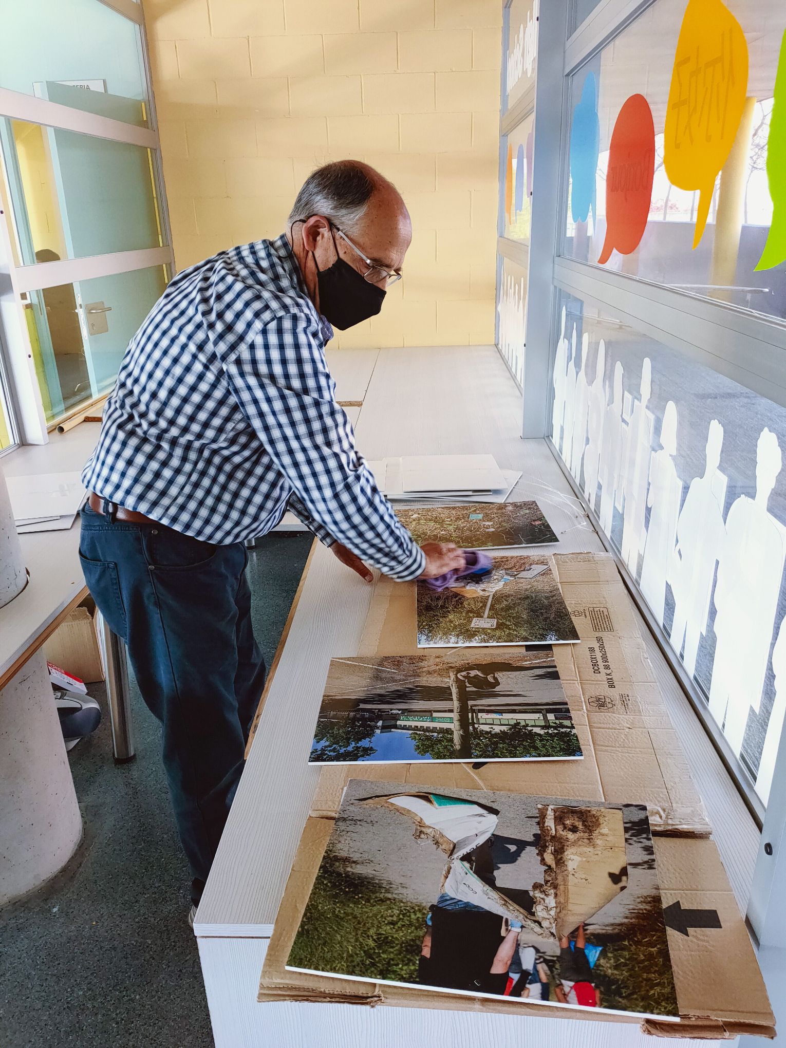 Exposició de merda al Institut